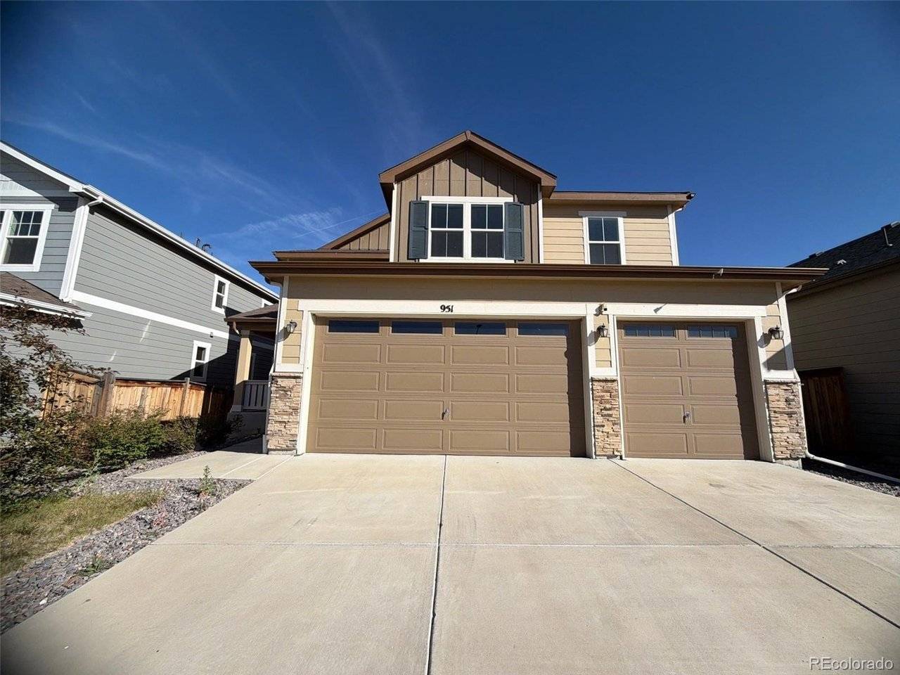 951 N Vandriver, Aurora, CO 80018