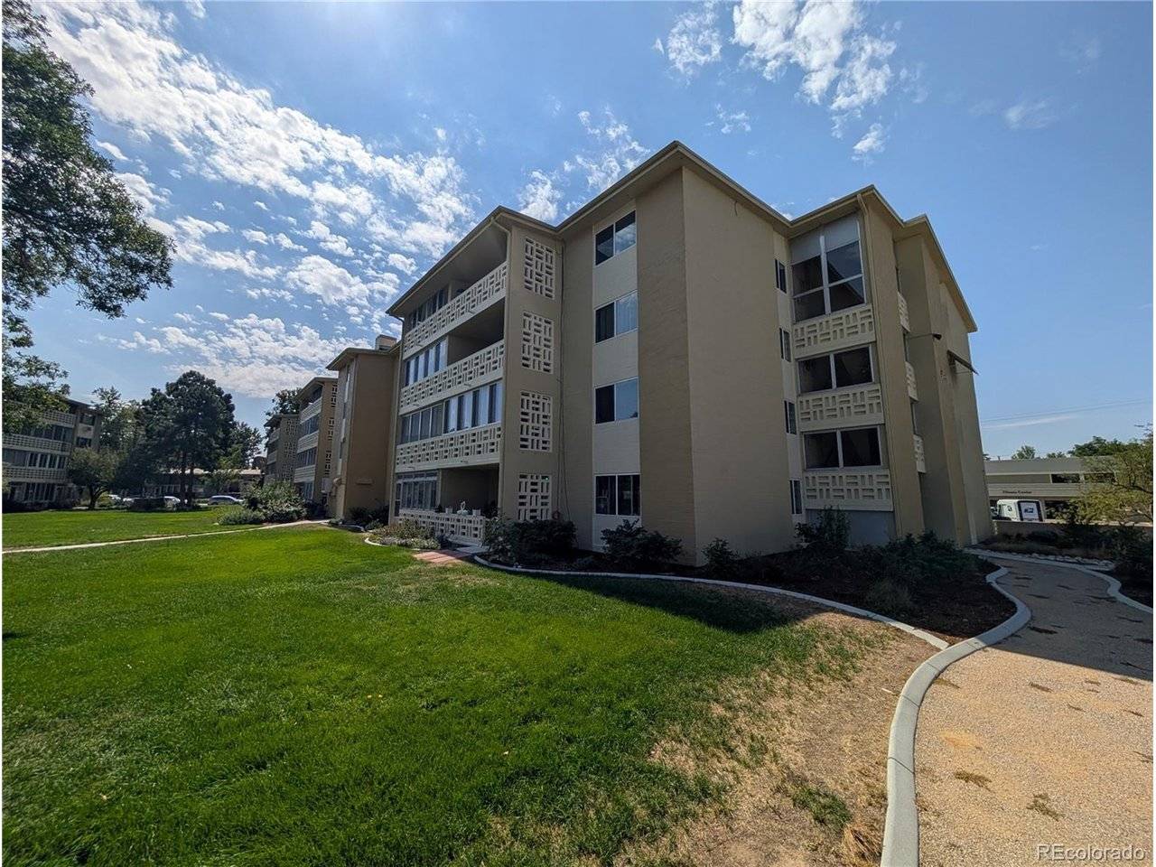 580 S Clinton #9B, Denver, CO 80247