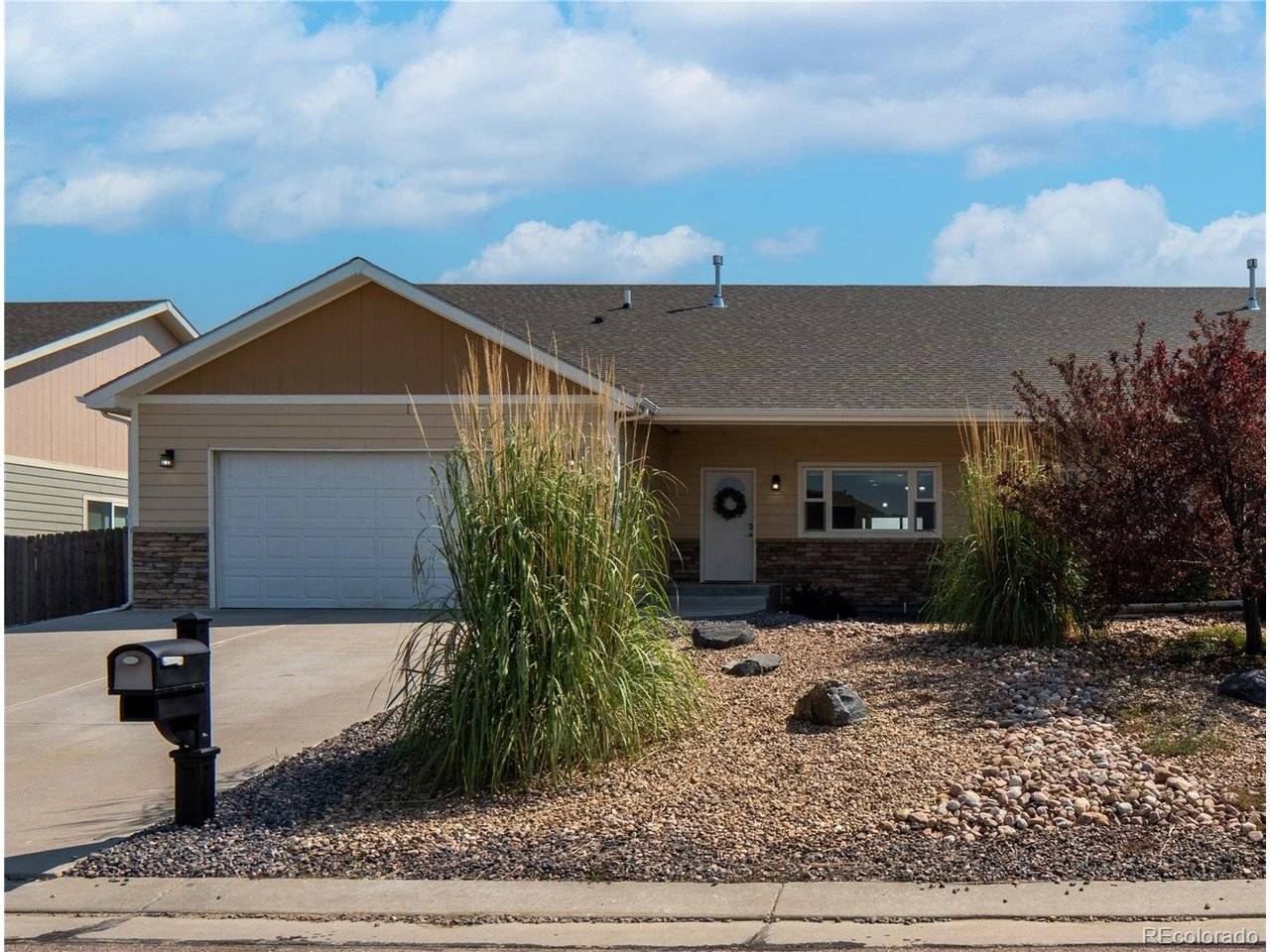 1050 Viewridge, Bennett, CO 80102