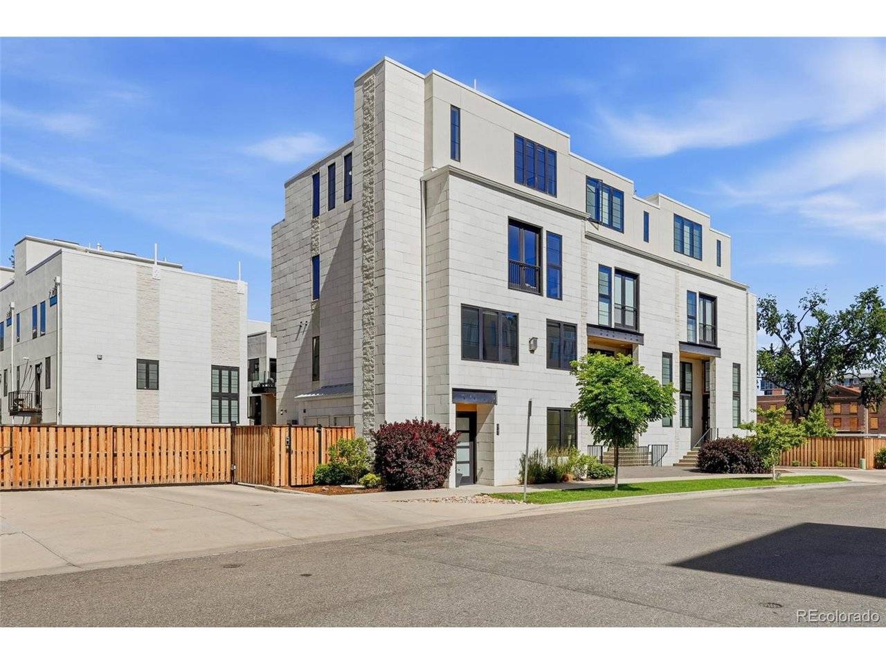 825 Bellaire, Denver, CO 80220