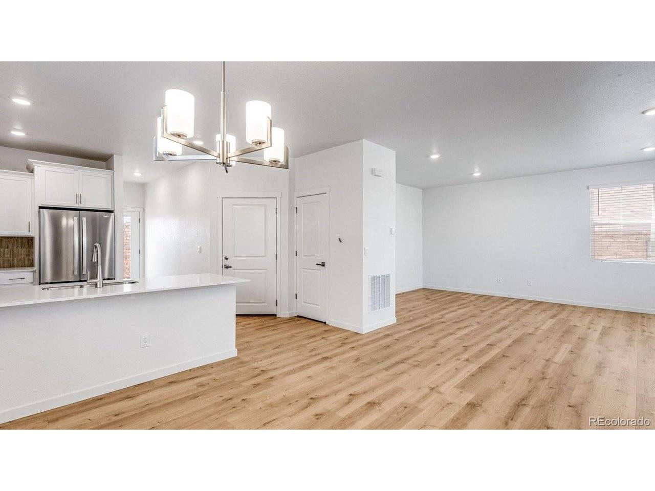 677 N Ukraine, Aurora, CO 80018