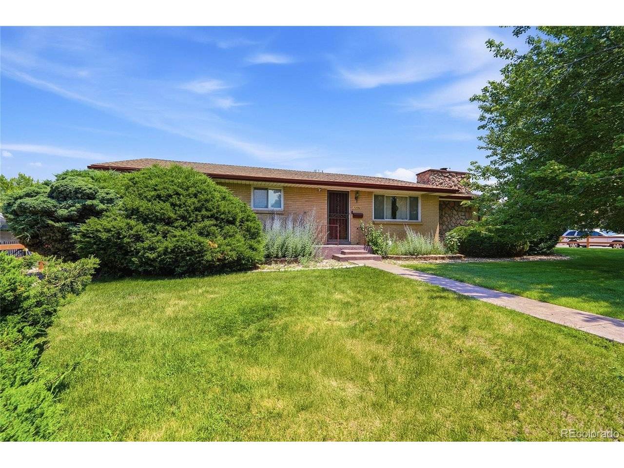 7290 S Penrose, Centennial, CO 80122