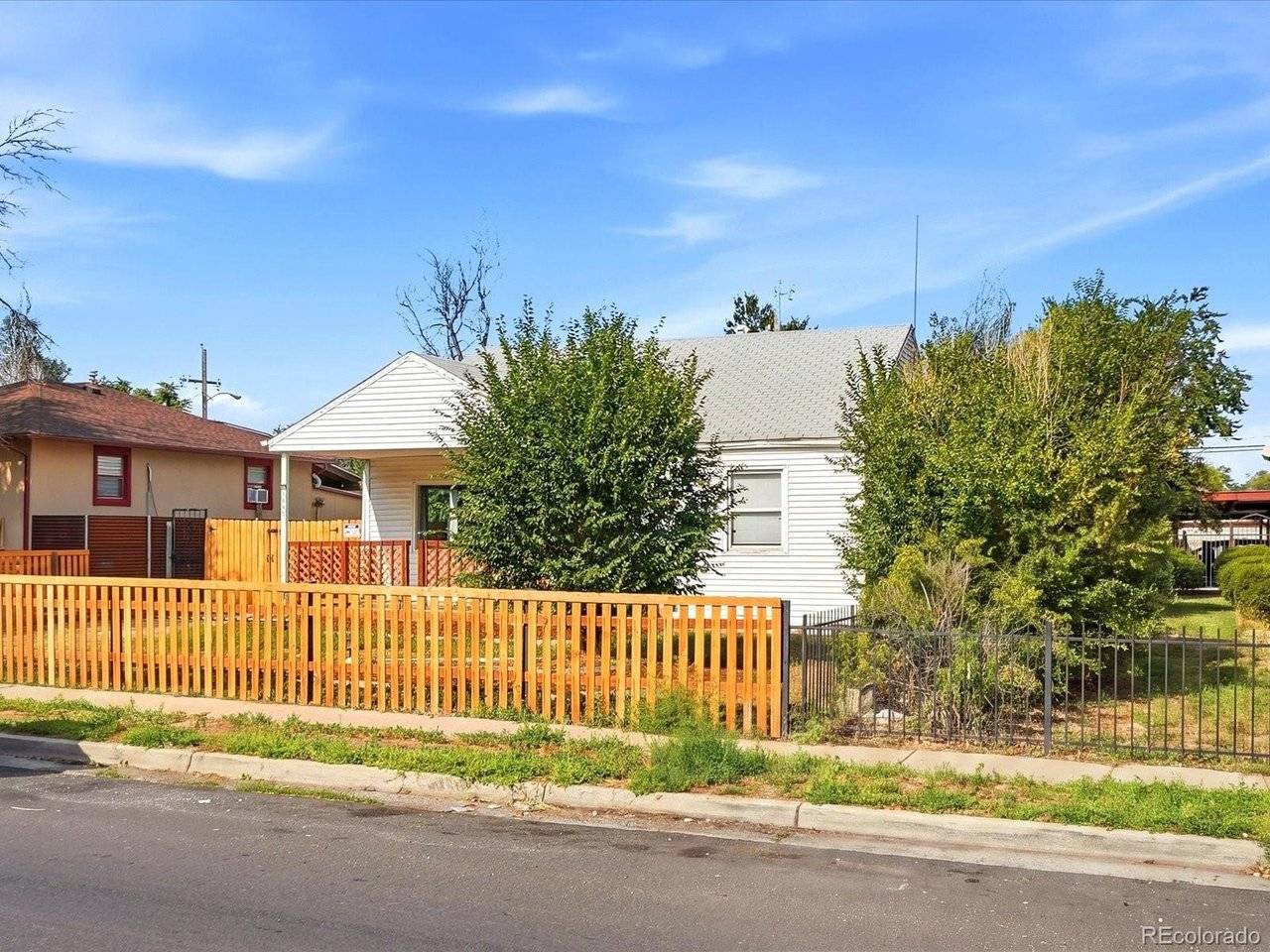 1685 Clinton, Aurora, CO 80010