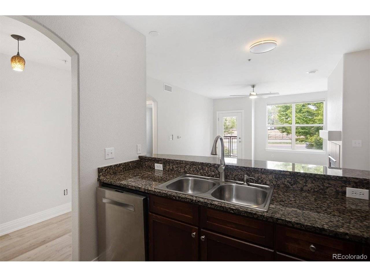 9079 E Panorama #413, Englewood, CO 80112