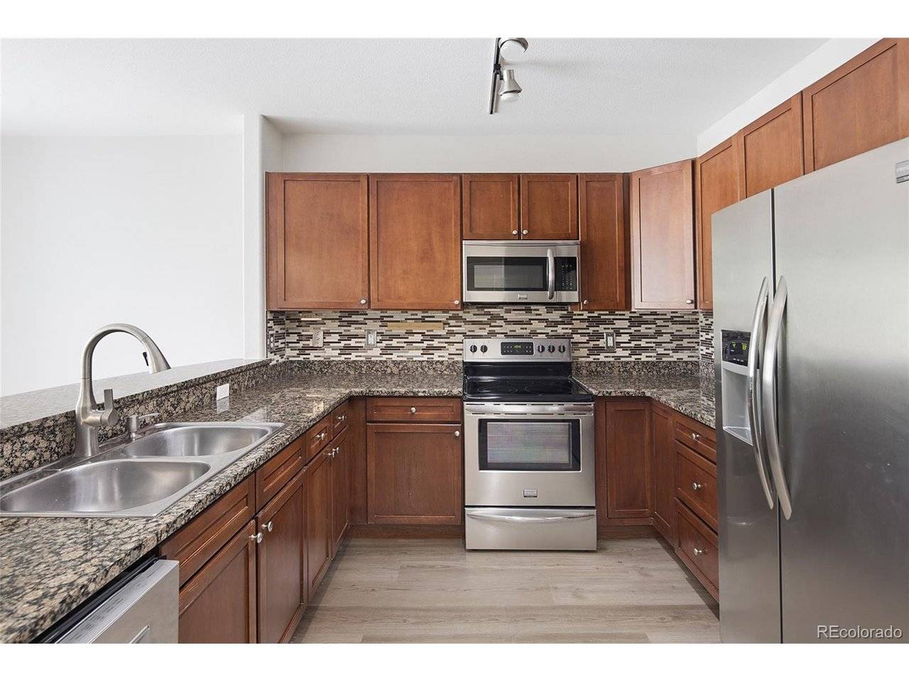 9079 E Panorama #413, Englewood, CO 80112
