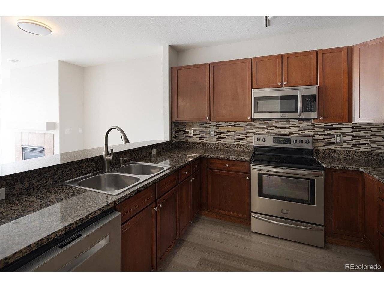 9079 E Panorama #413, Englewood, CO 80112