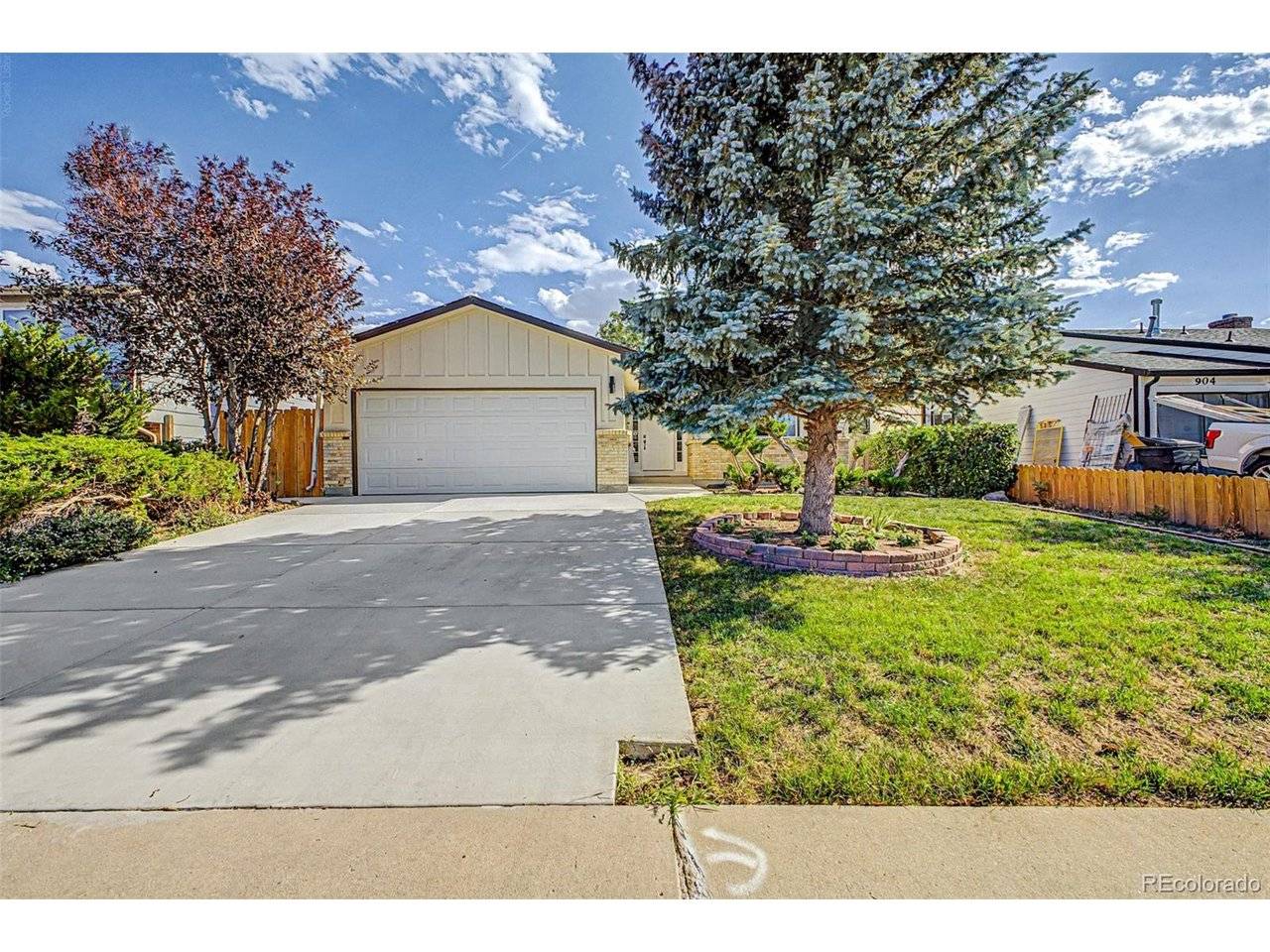 884 Madison, Bennett, CO 80102
