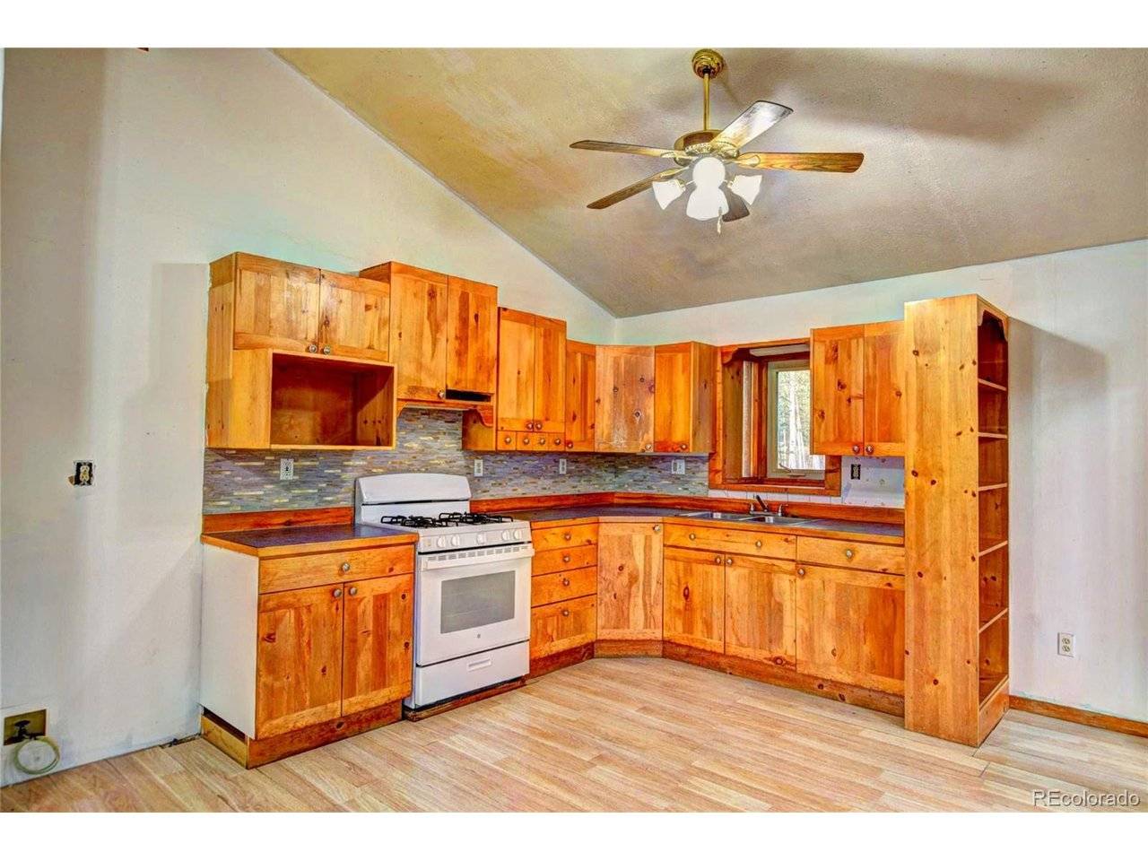 38 Grebe, Como, CO 80456