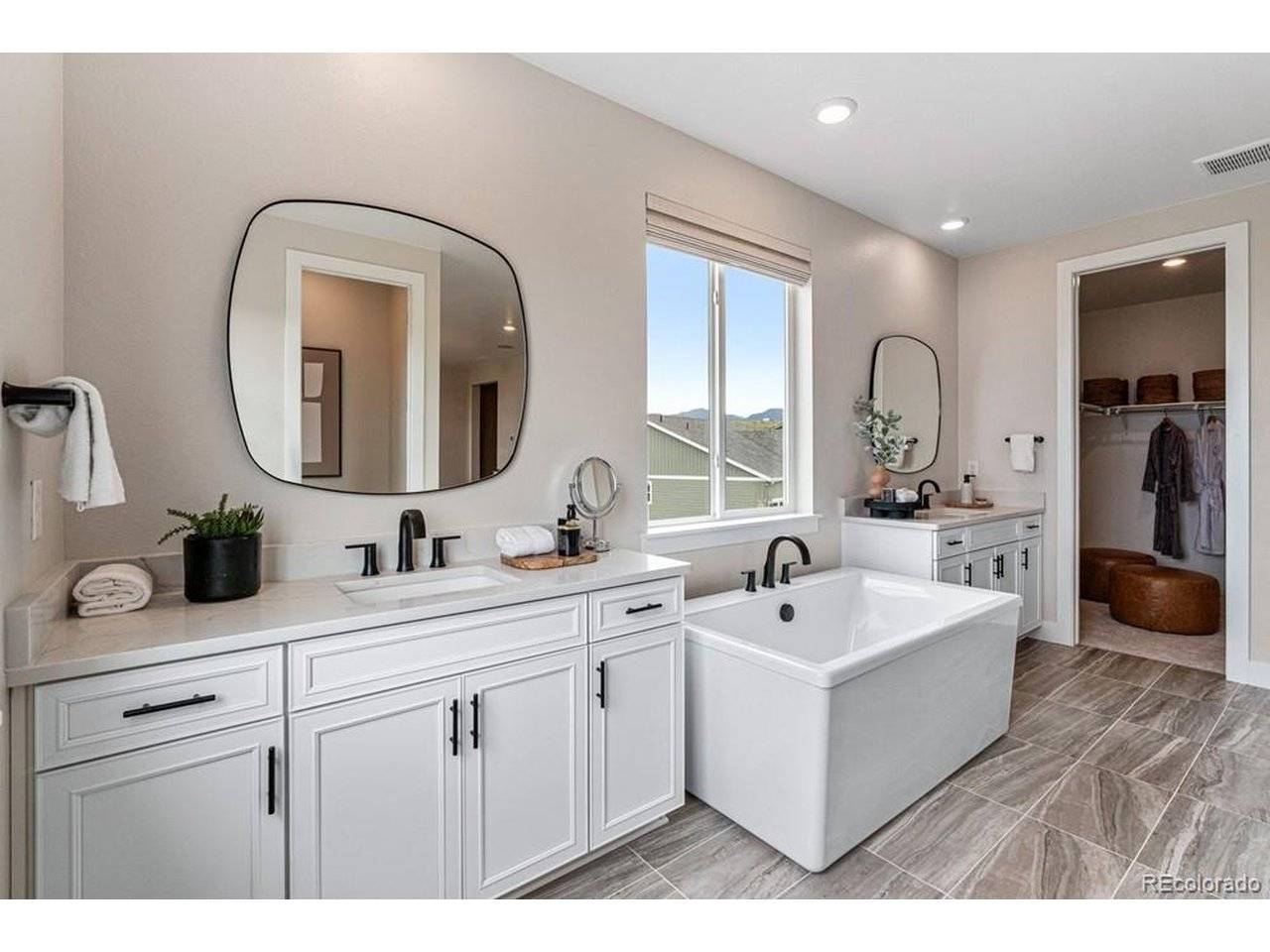 16576 W 93rd, Arvada, CO 80007