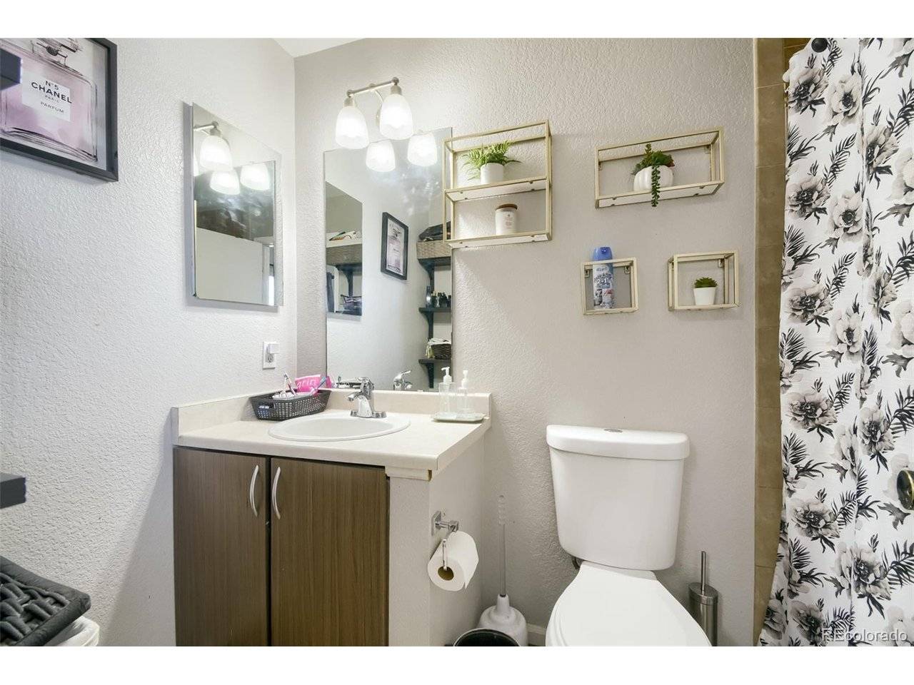 18646 E 42nd, Denver, CO 80249
