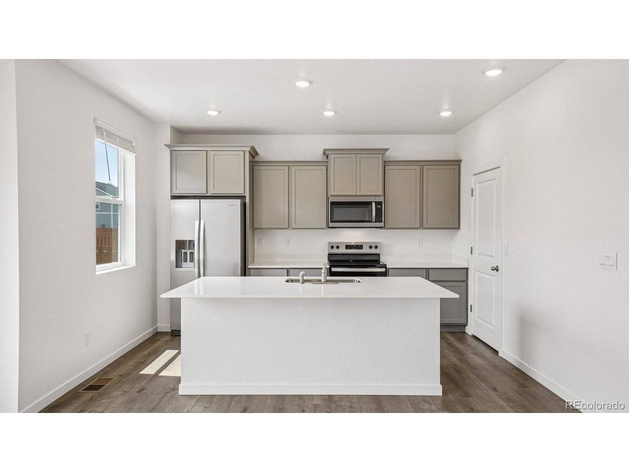 43113 Castle Stuart, Elizabeth, CO 80107