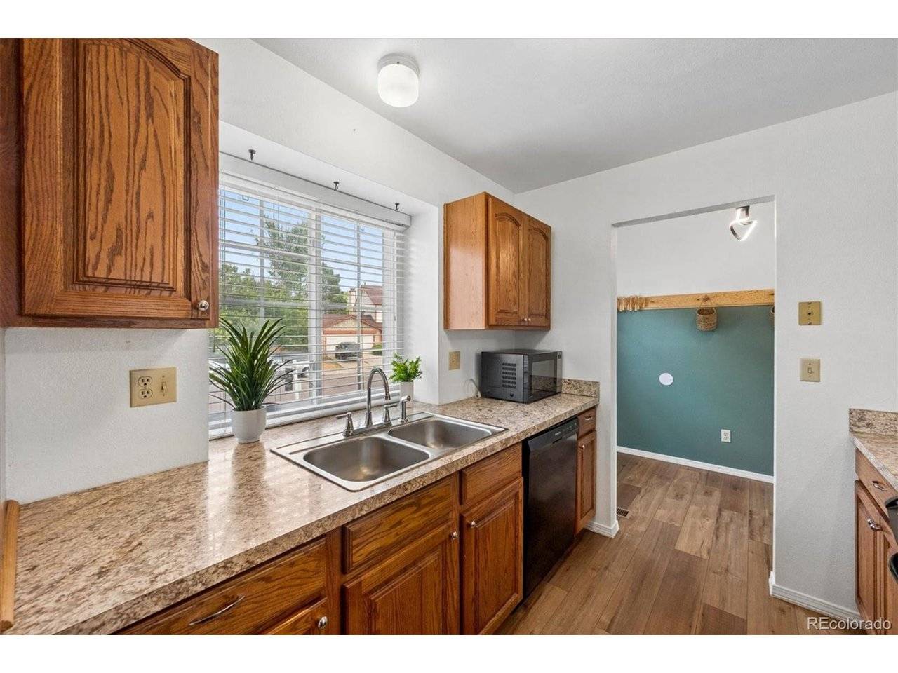 5832 S Netherland, Aurora, CO 80015