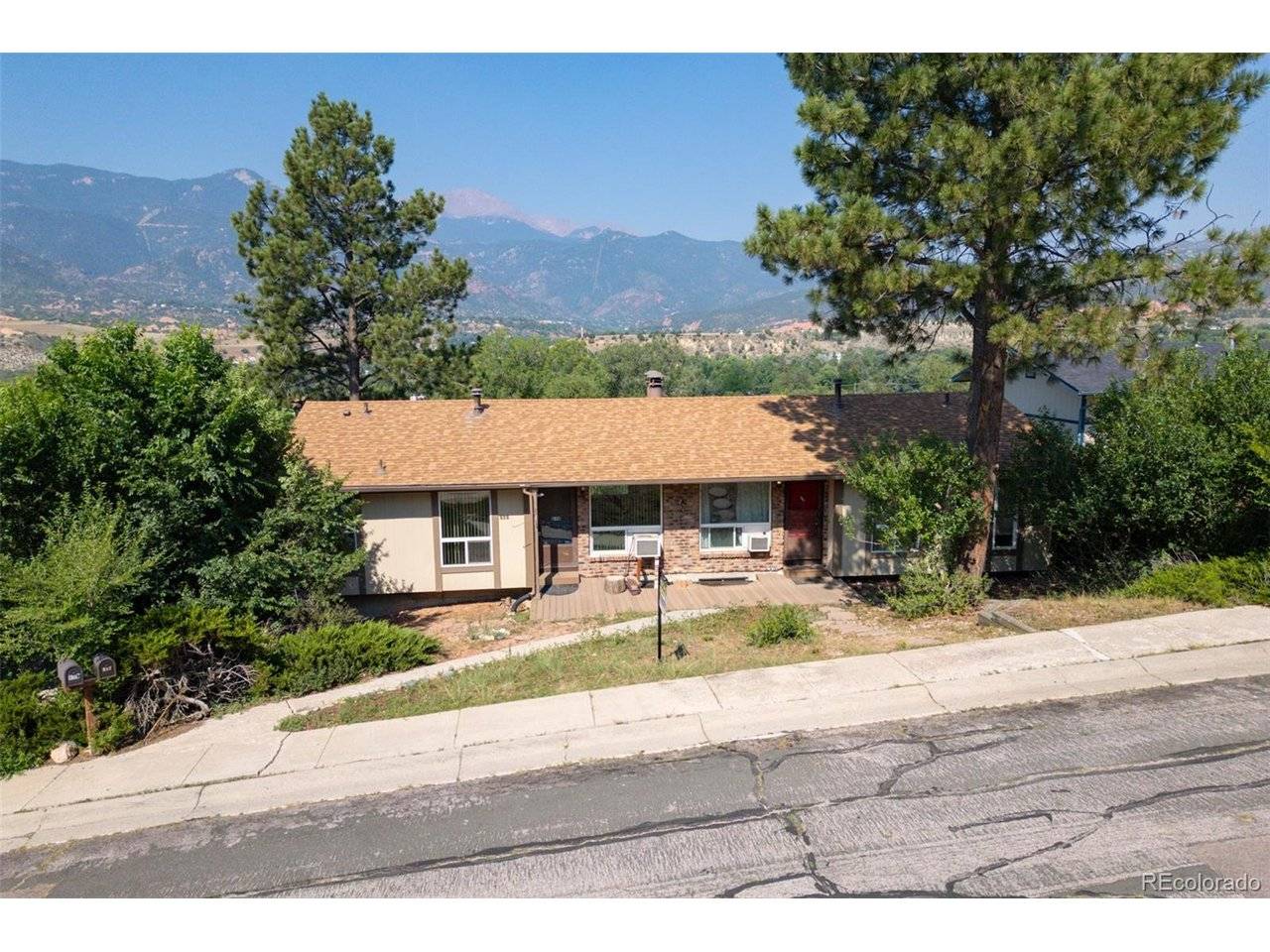 610 Crown Ridge, Colorado Springs, CO 80904