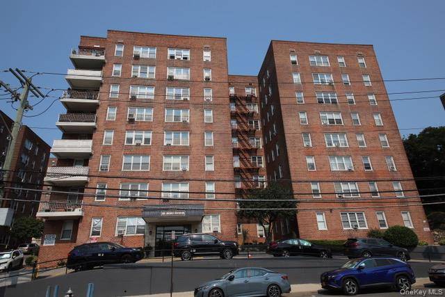 365 Bronx River RD #3J, Yonkers, NY 10704