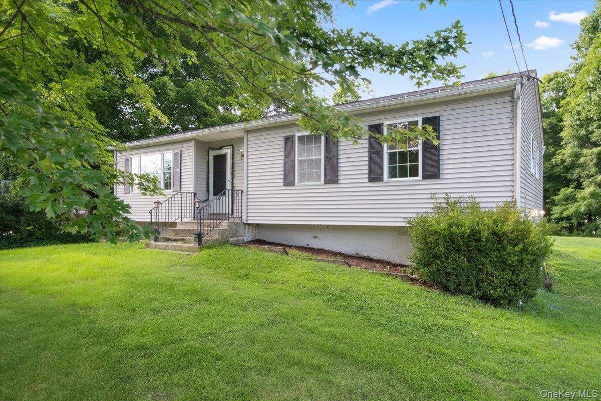 39 N Farm DR, Dover Plains, NY 12522
