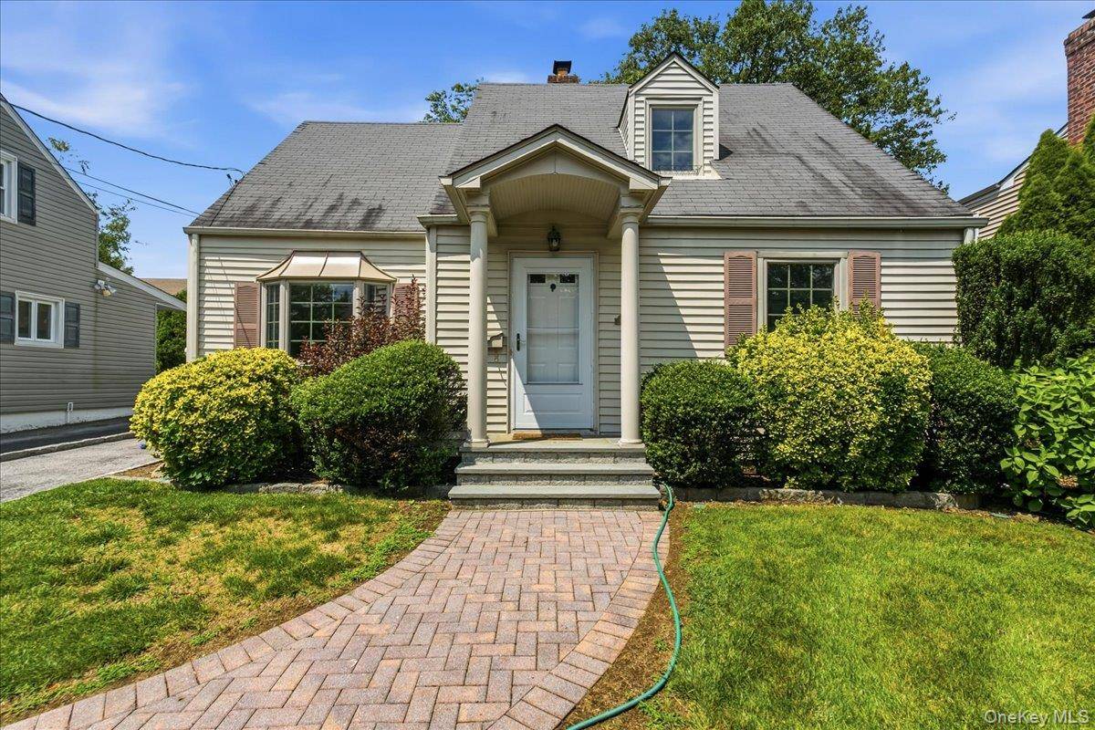194 Lincoln PL, Eastchester, NY 10709
