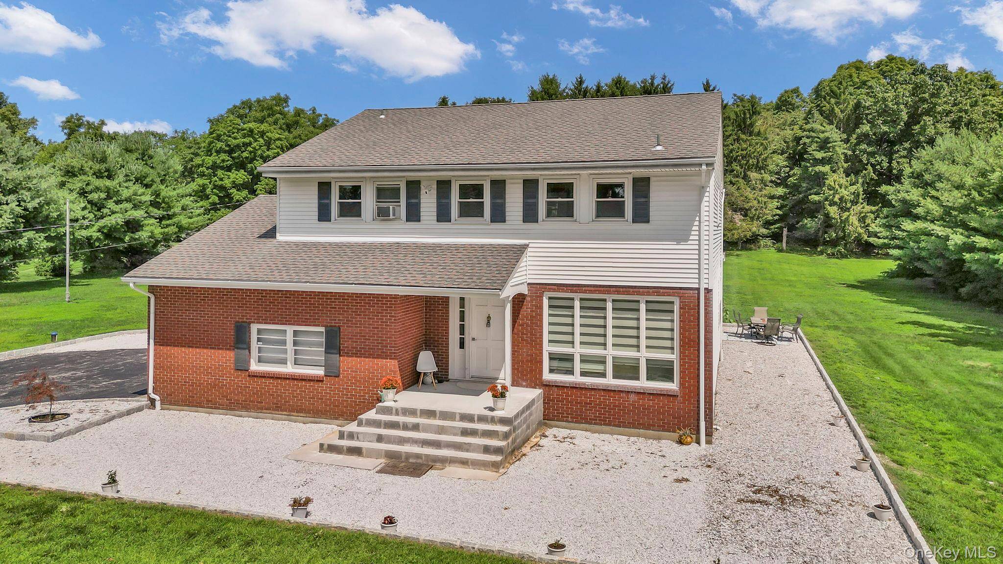 6 Kuchler DR, Lagrangeville, NY 12540