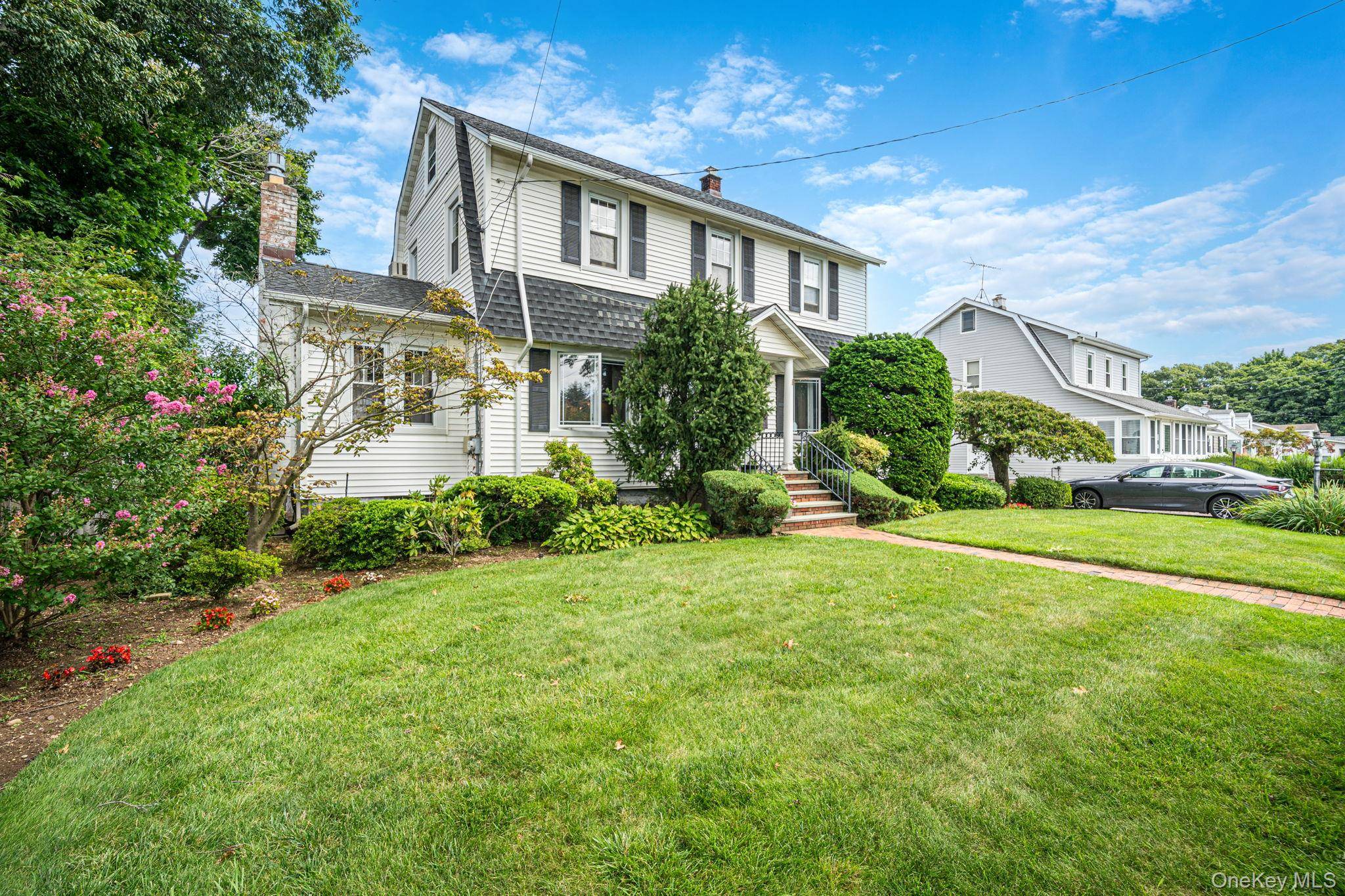 57 Caroline ST, Bethpage, NY 11714