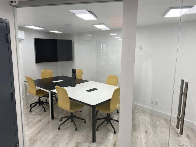 8810 136 ST, Richmond Hill, NY 11418