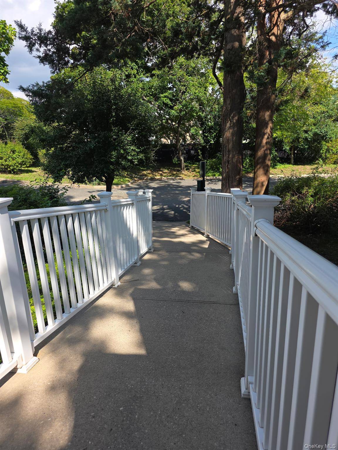 812 Suffolk AVE, Brentwood, NY 11717