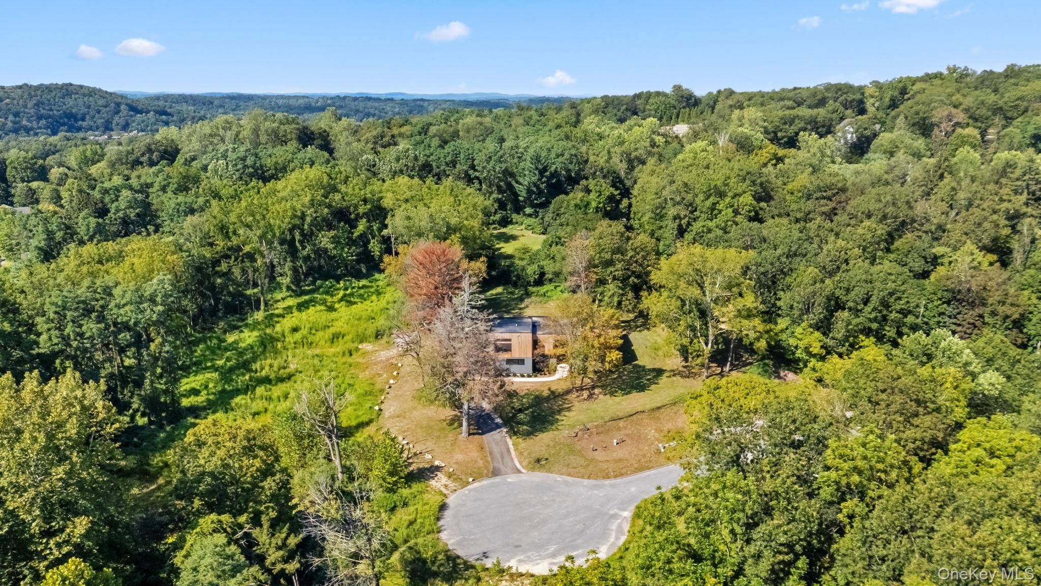 28 McLain ST, Bedford Corners, NY 10549