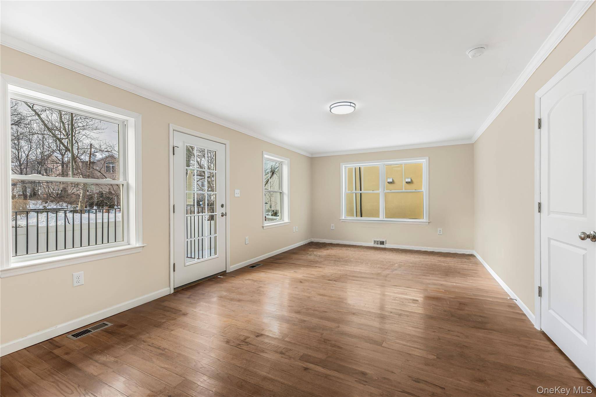 320 E 4th ST, Mount Vernon, NY 10553