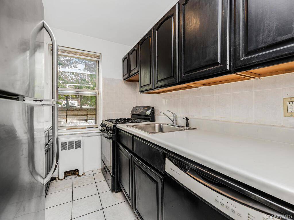 144 Ravine AVE #2C, Yonkers, NY 10701