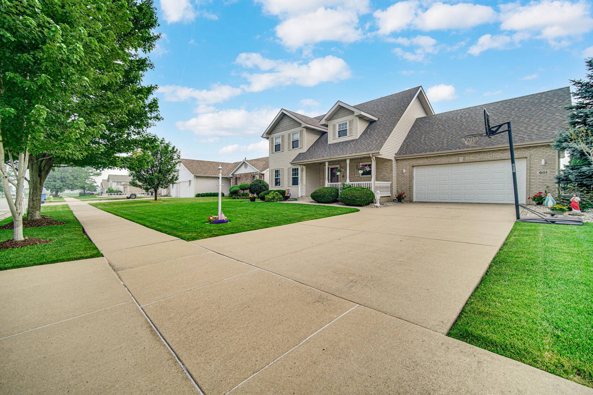 601 Sunflower Lane, Dyer, IN 46311