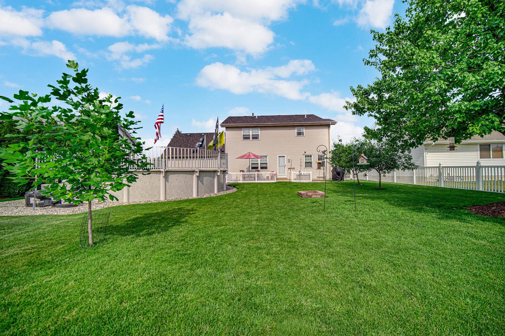 601 Sunflower Lane, Dyer, IN 46311