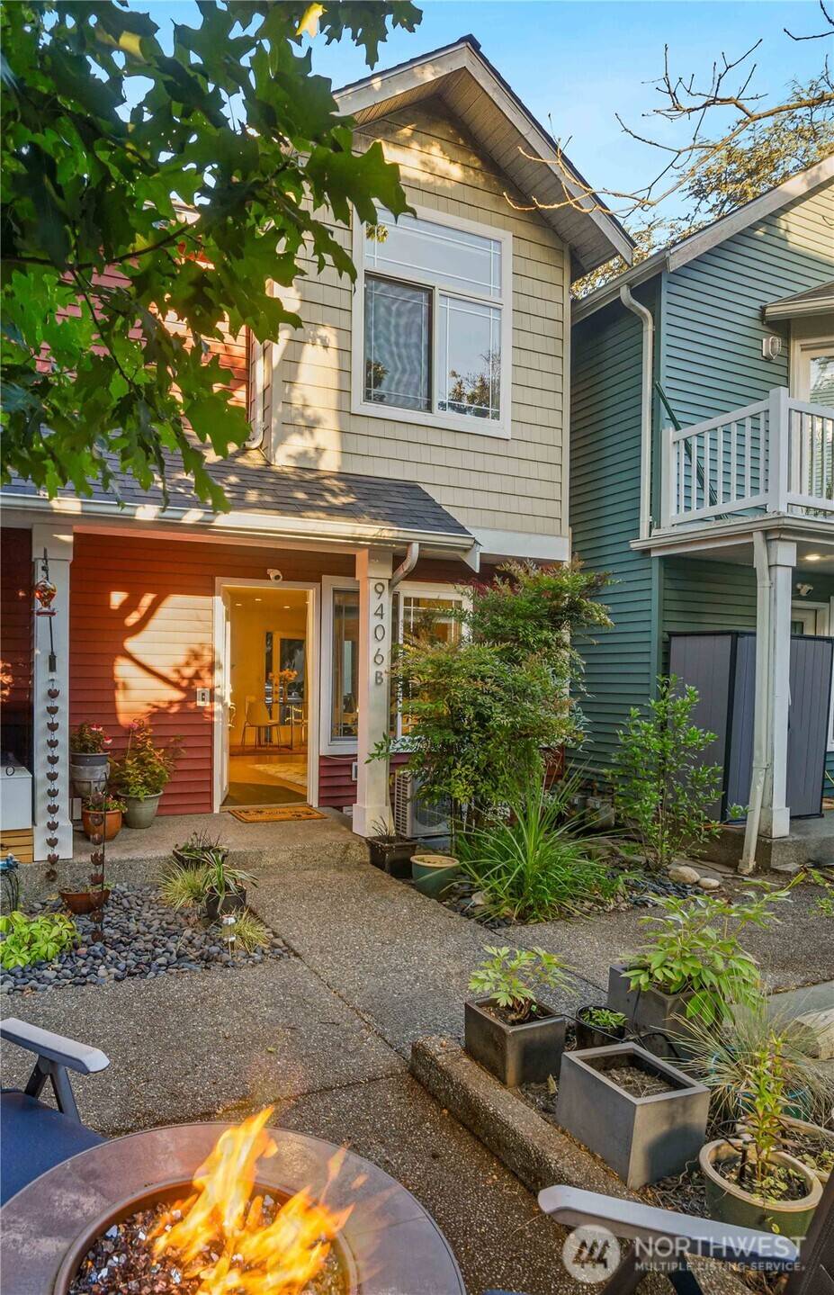 9406 Linden AVE N #B, Seattle, WA 98103