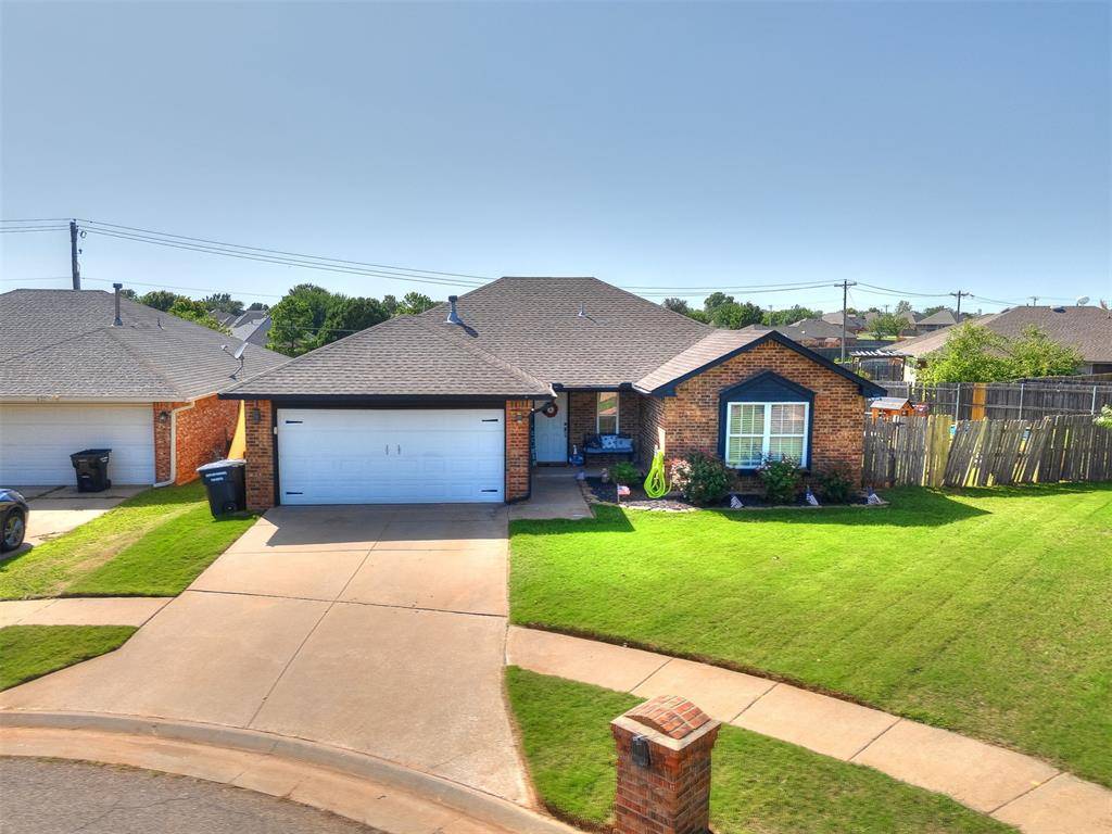625 SW 38th PL, Moore, OK 73160