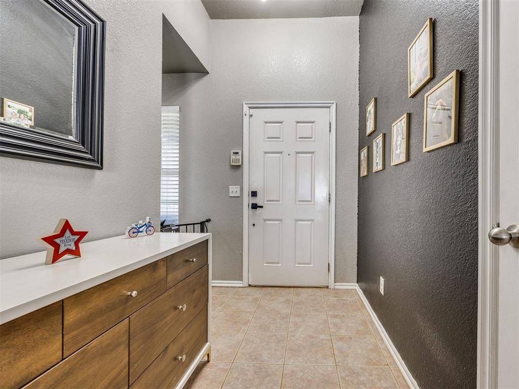 625 SW 38th PL, Moore, OK 73160