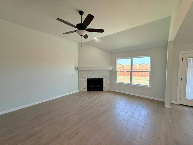 1812 Pin Cherry LN, Moore, OK 73160