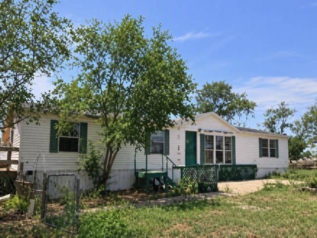 401 E 1st ST, Foss, OK 73647
