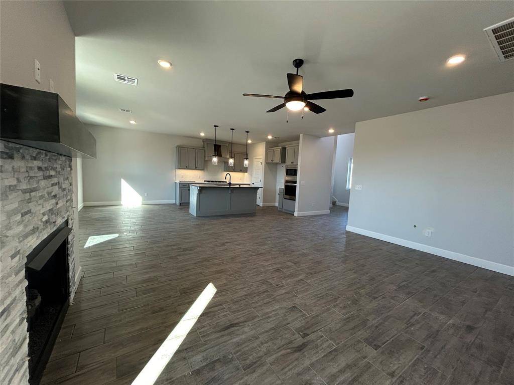 1313 Lighthorsemen WAY, Choctaw, OK 73020