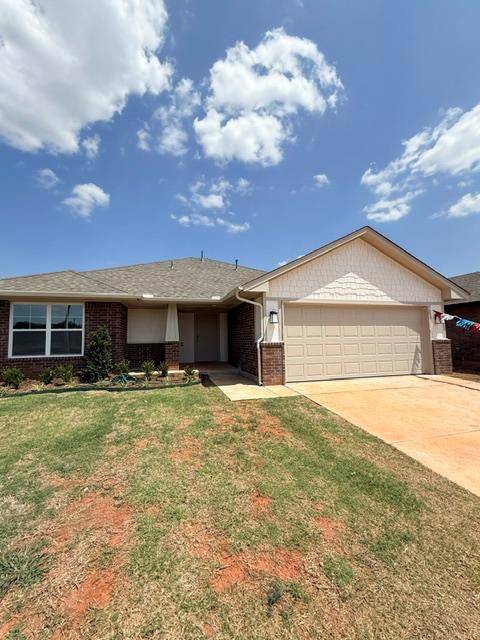 1816 Pin Cherry LN, Moore, OK 73160