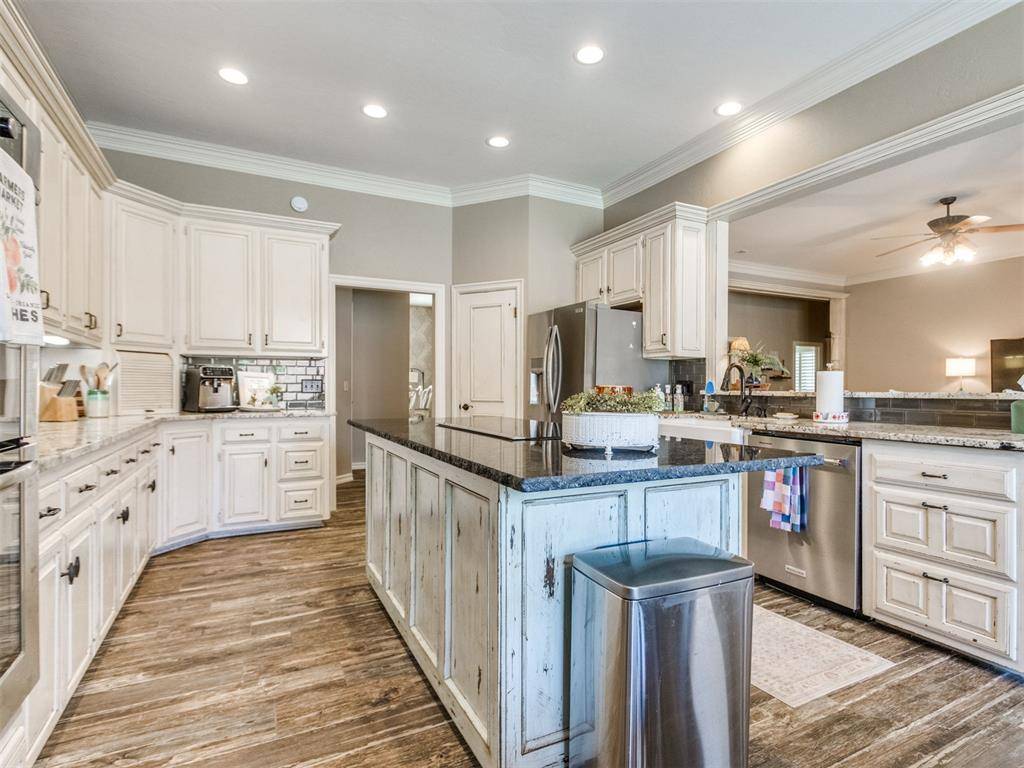 1429 Spring Creek DR, Yukon, OK 73099
