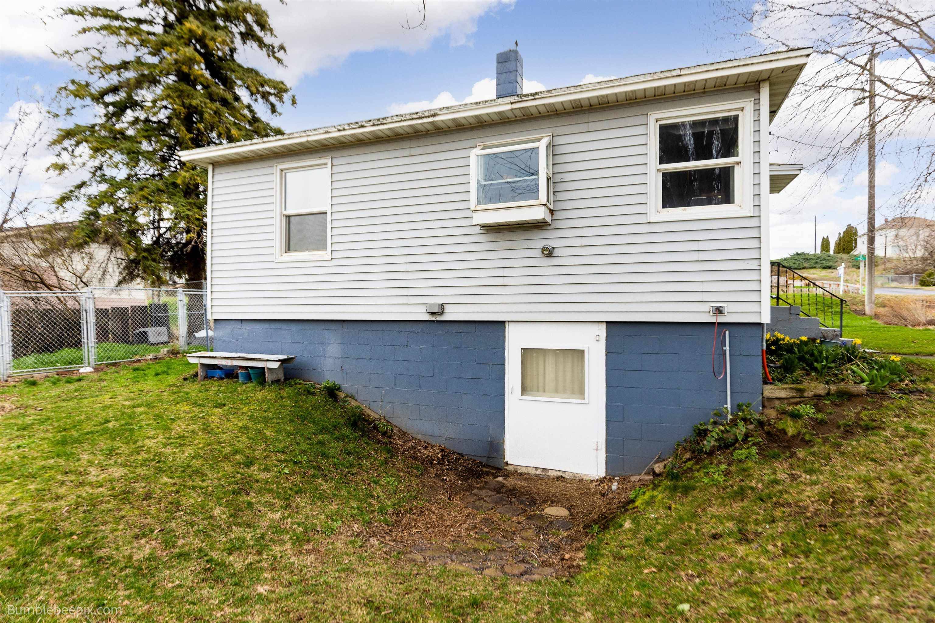 102 N Star Ave, La Crosse, WA 99143