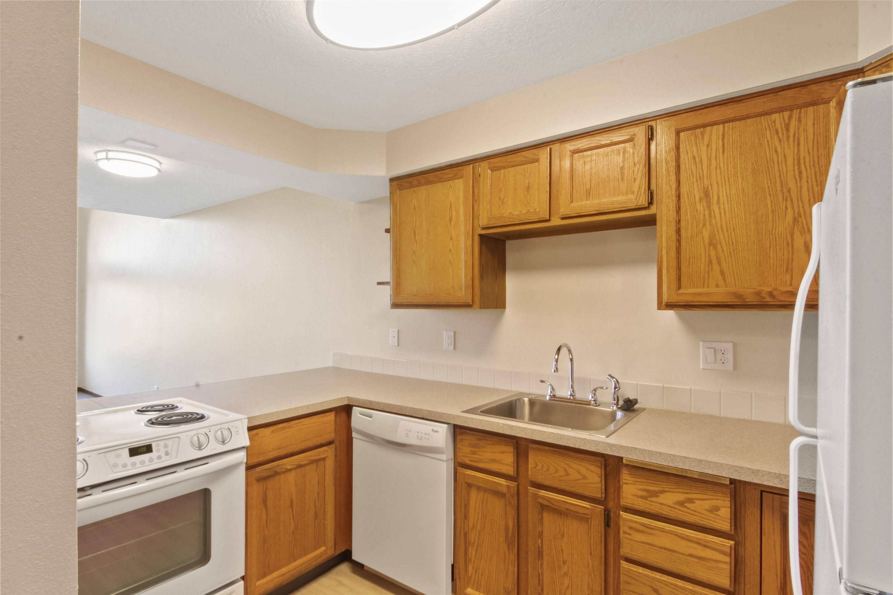 221 E Rockwood Blvd #515, Spokane, WA 99202-0000