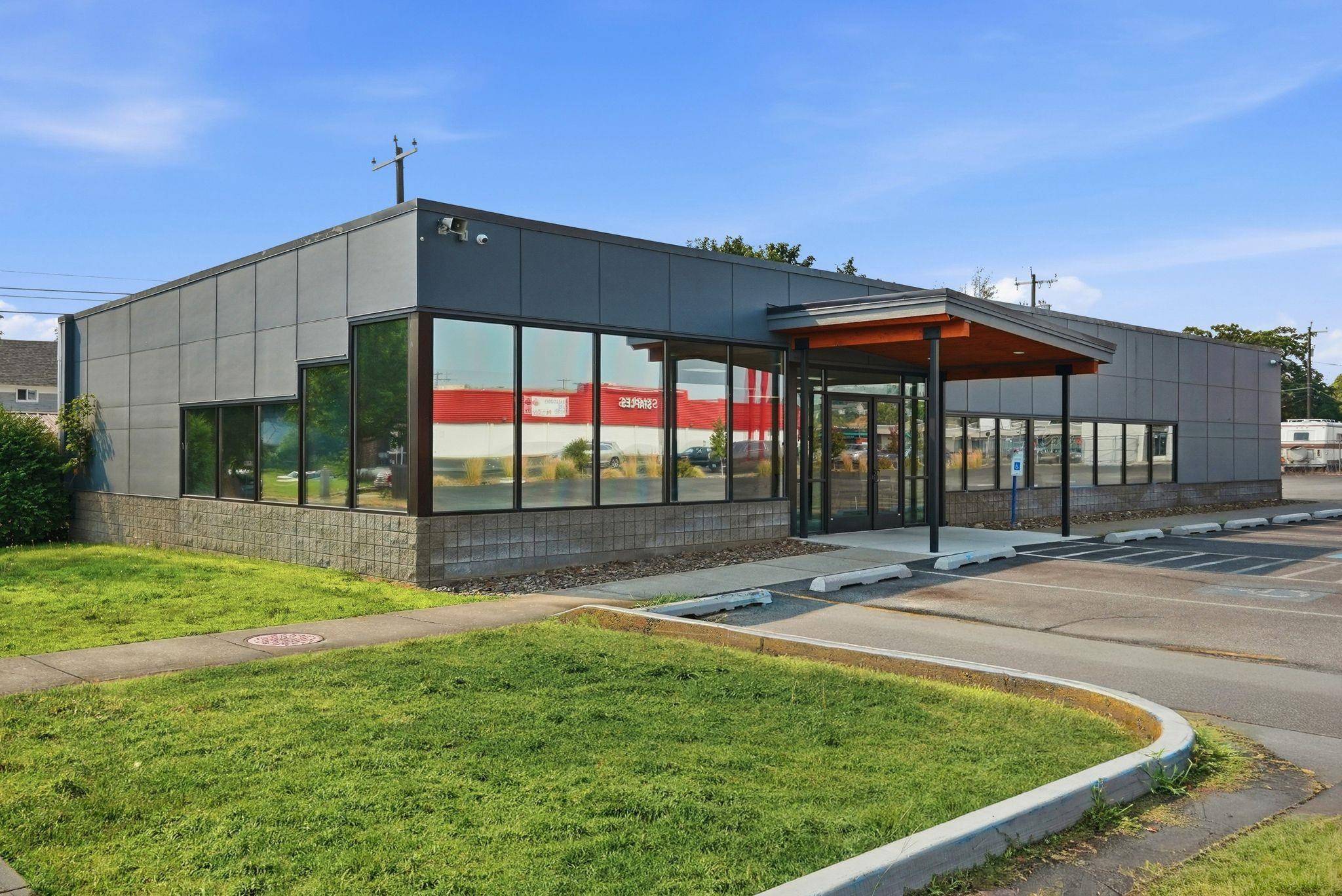 2607 N Division St, Spokane, WA 99207