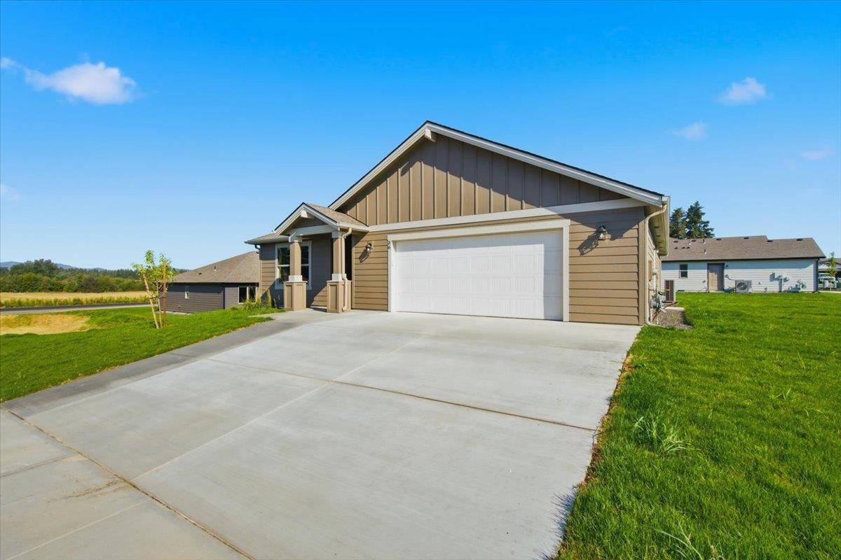 36 W 12th St, Deer Park, WA 99006
