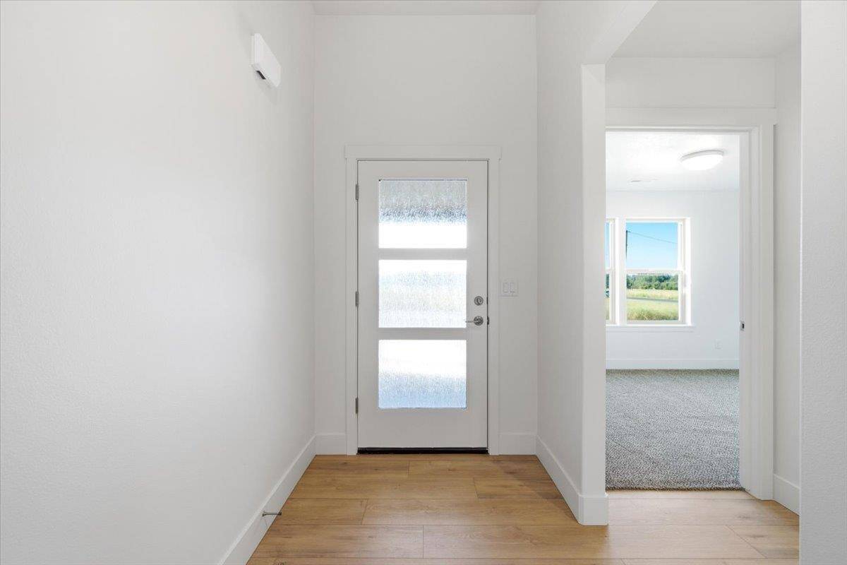 36 W 12th St, Deer Park, WA 99006