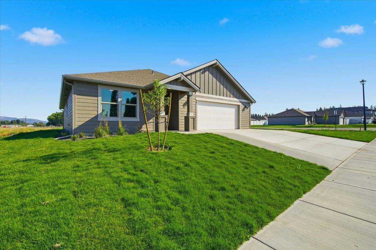 36 W 12th St, Deer Park, WA 99006
