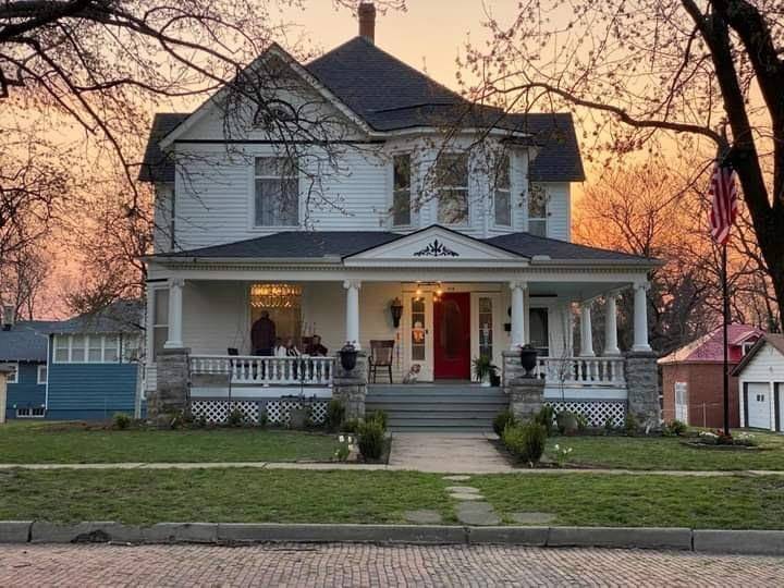 815 S Highland Avenue, Chanute, KS 66720