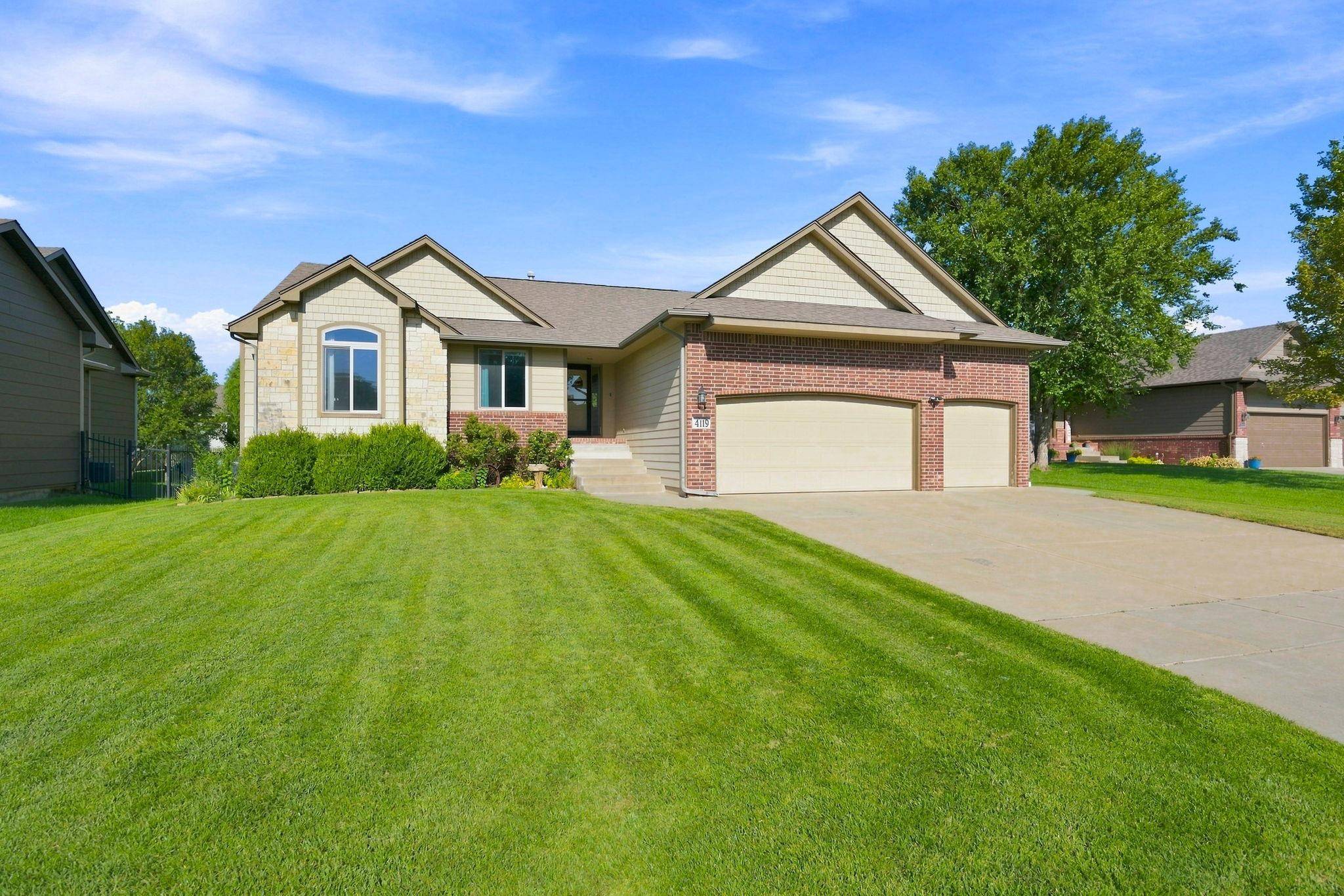 4119 N Parkdale Cir, Maize, KS 67101