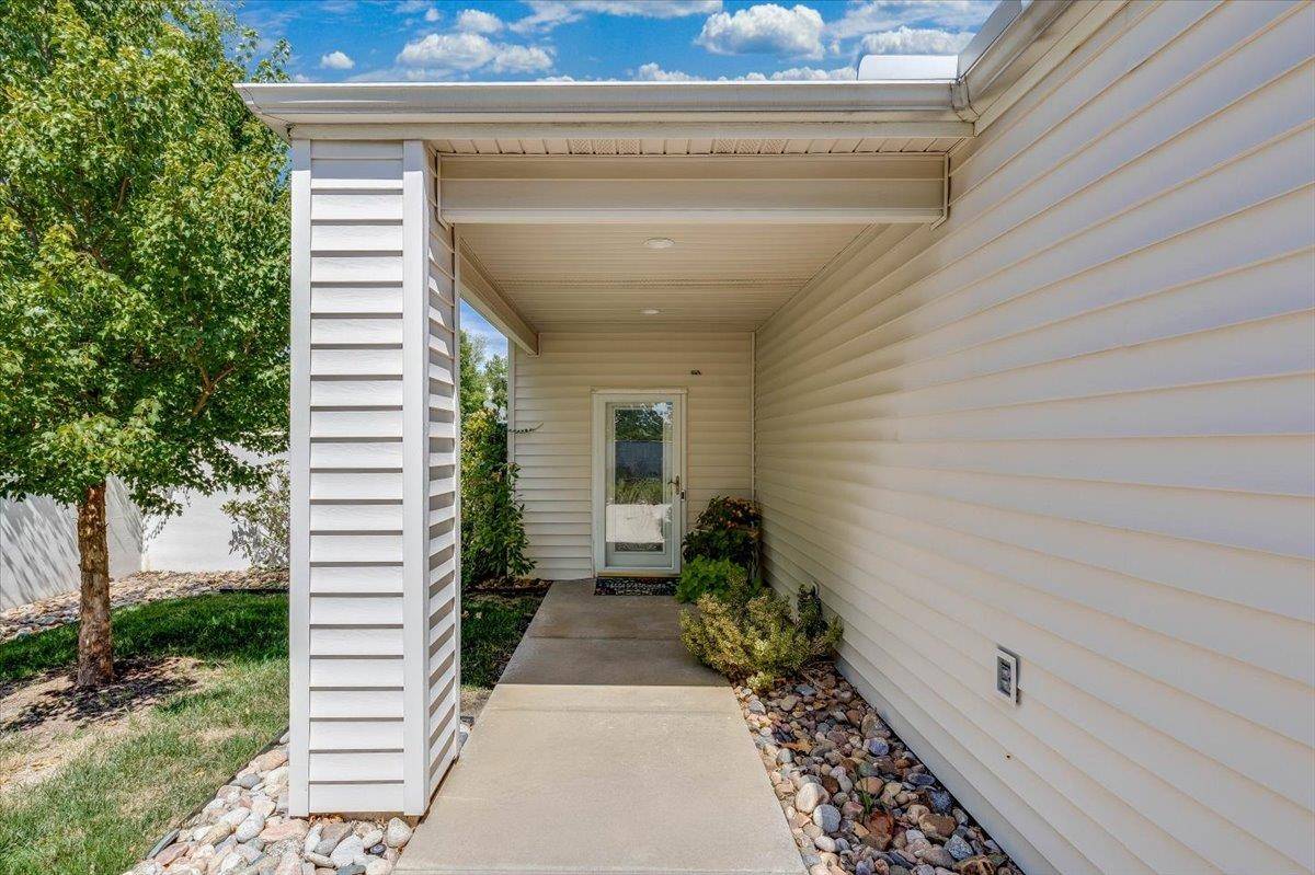 842 N Glenmoor St, Wichita, KS 67206