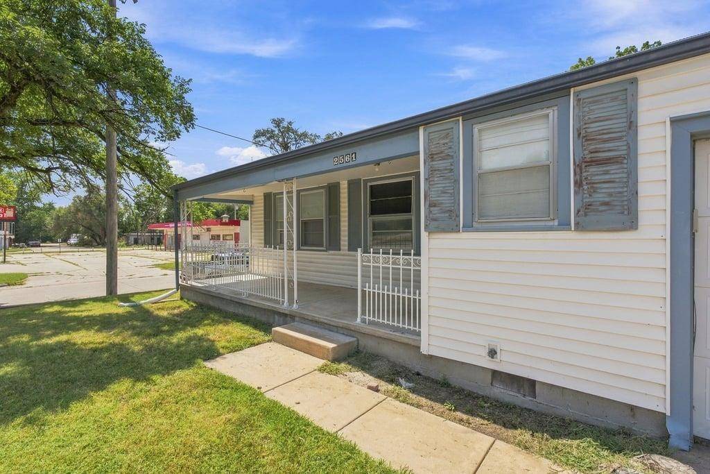 2561 S Hydraulic Ave., Wichita, KS 67216