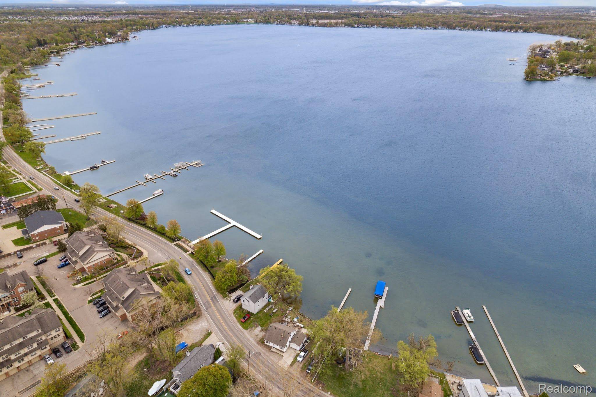 488 Village DR, Walled Lake, MI 48390