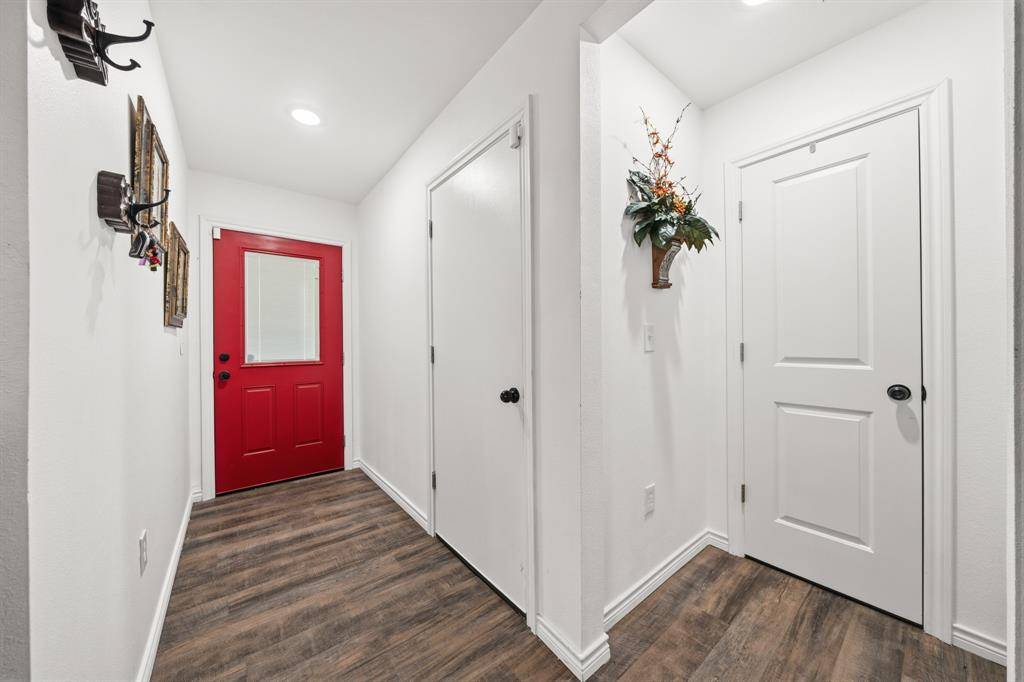 100 Hoover Avenue, Whitney, TX 76692