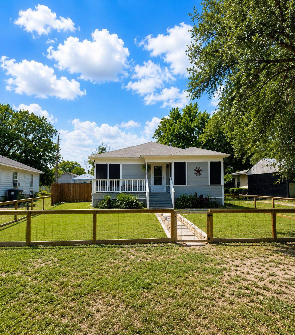 505 Lee ST, Smithville, TX 78957
